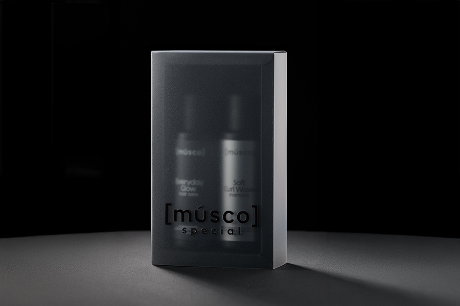 Подарочный набор First Touch для ухода за волосами в матовой упаковке